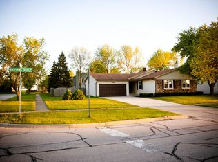 3688 Whispering Trails Dr, Hoffman Estates, IL 60192