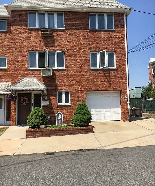 2nd image of 5814 75th St
