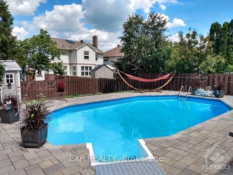 1090 Chablis Park — Photo 21