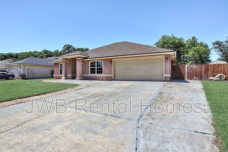 1st image of 14228 Crestwick Dr W