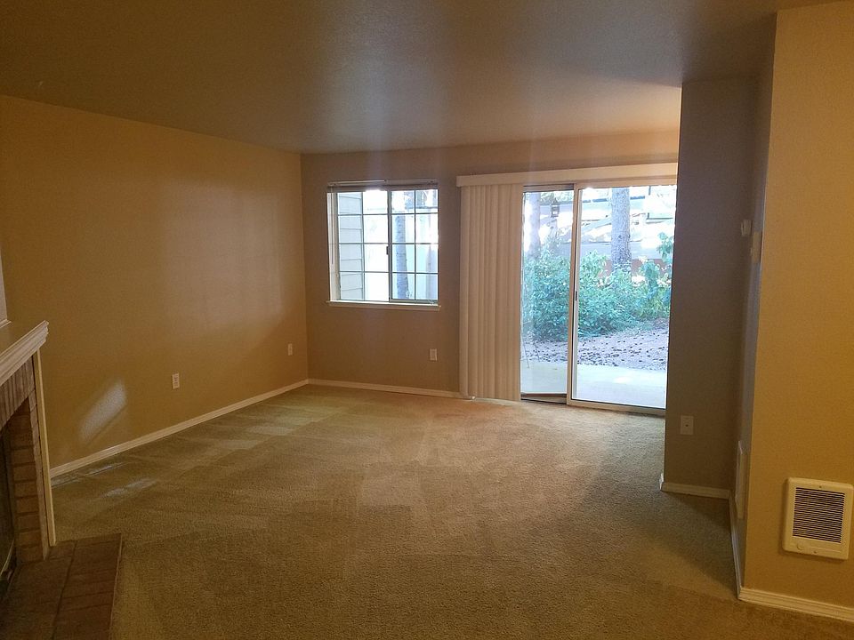 Large living Rm and covered deck area.