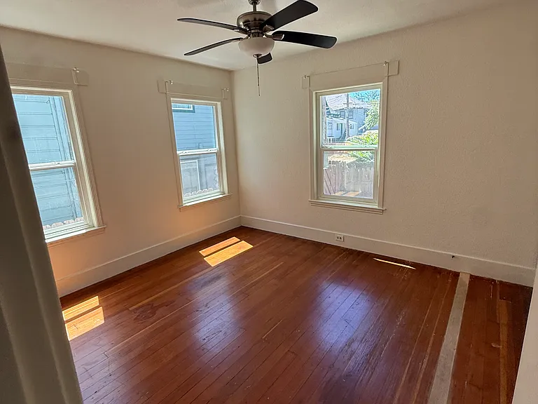 1224 E St #B — Photo 6