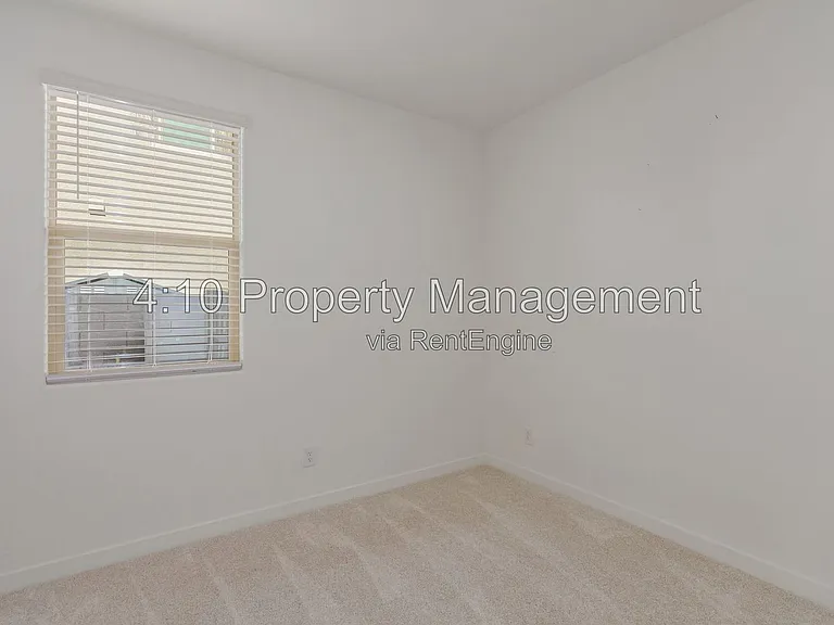 2222 E Palmdale Ln — Photo 32