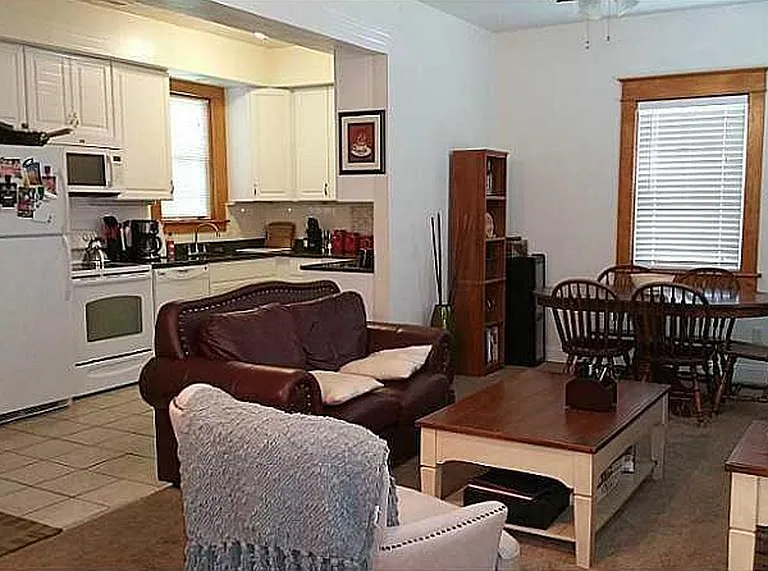 Livingroom & Kitchen