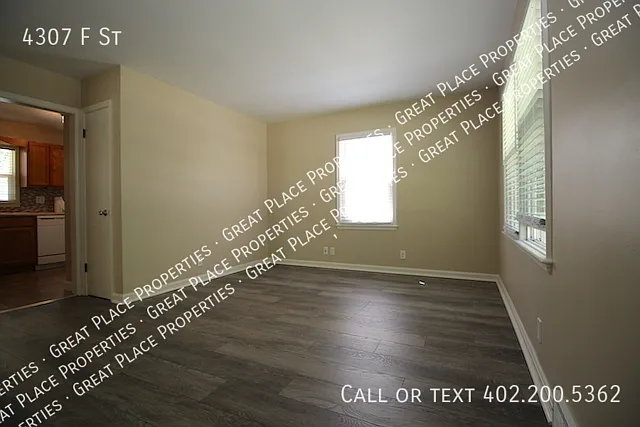 4307 F St — Photo 5