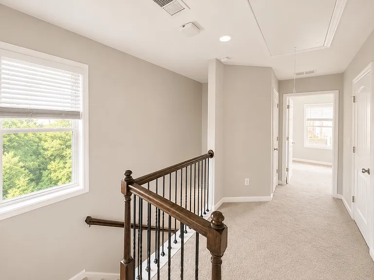 521 Sunset Park Dr — Photo 13