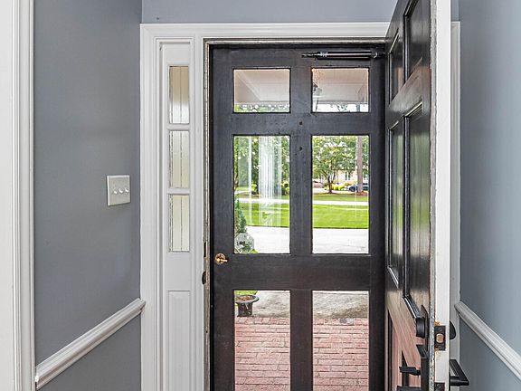 4th image of 304 Walnut Creek Dr Drive