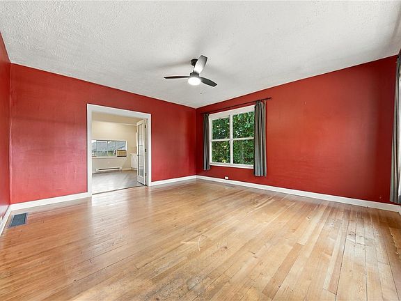 4th image of 2943 Sherman Rd