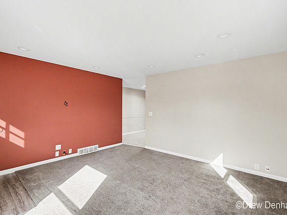 3rd image of 2175 Audley Dr NE