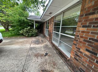 2074 Trailwood Dr, Biloxi, MS 39532