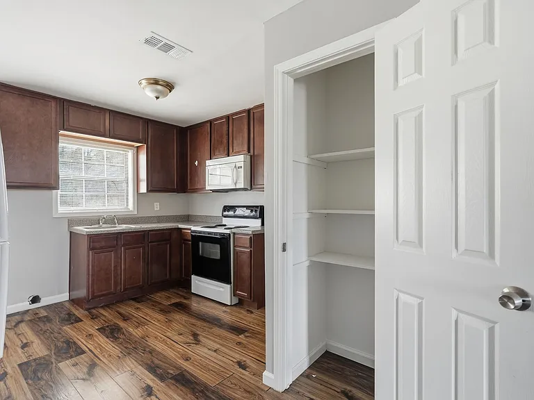 3681 Lynn Dr #B — Photo 8