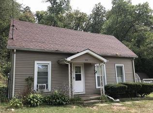 52 Crackers Neck St, Makanda, IL 62958