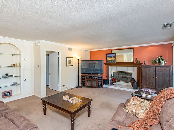 3rd image of 22255 Runnymede St