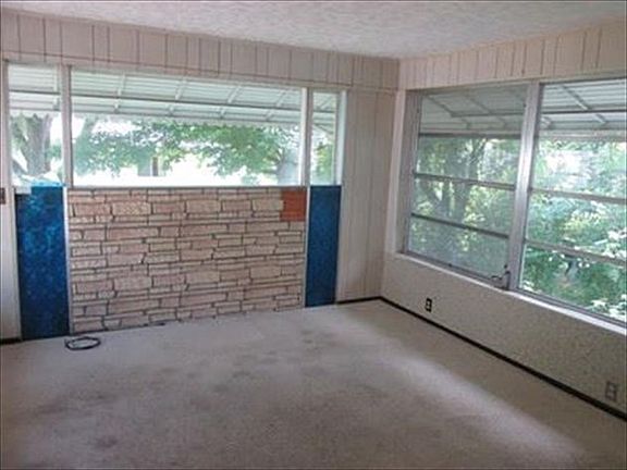 5th image of 1142 Esquire Dr