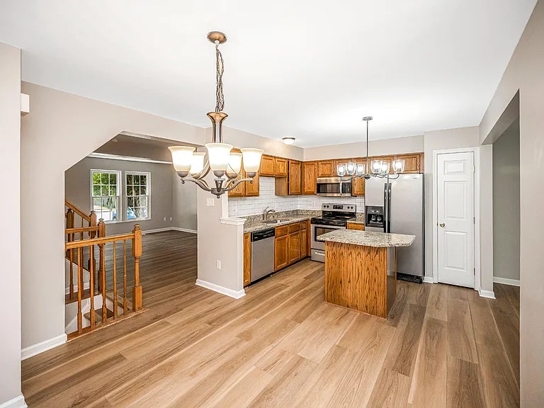 9705 Becker Ct — Photo 7