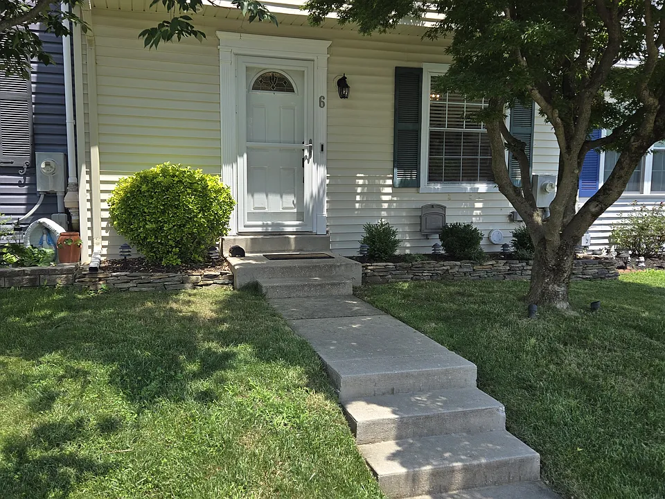 6 Sandstone Ct