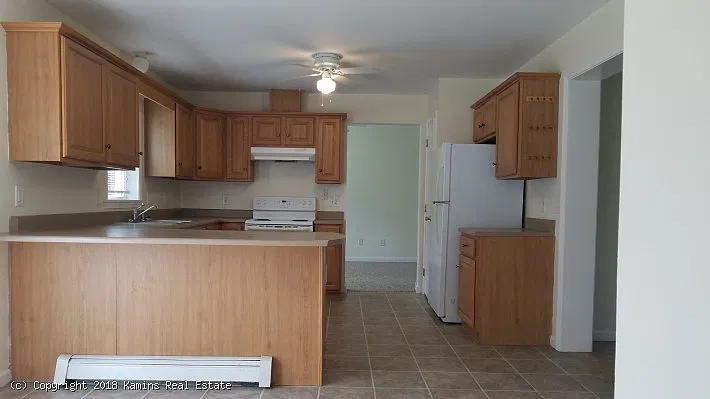 4 bed, 2.5 bath, 2080 sqft, $2,425 — Photo 2