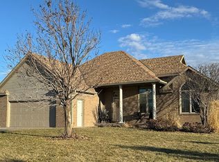 1739 Maplewood Dr, Geneva, NE 68361
