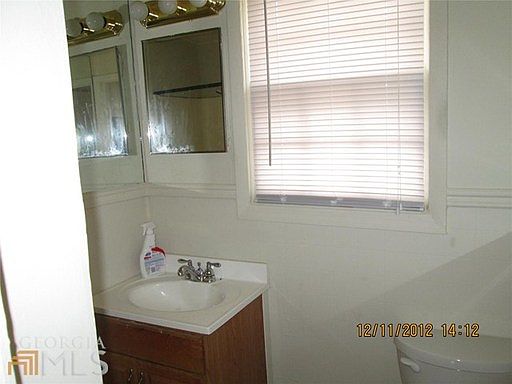 5th image of 4816 Hazel St #B