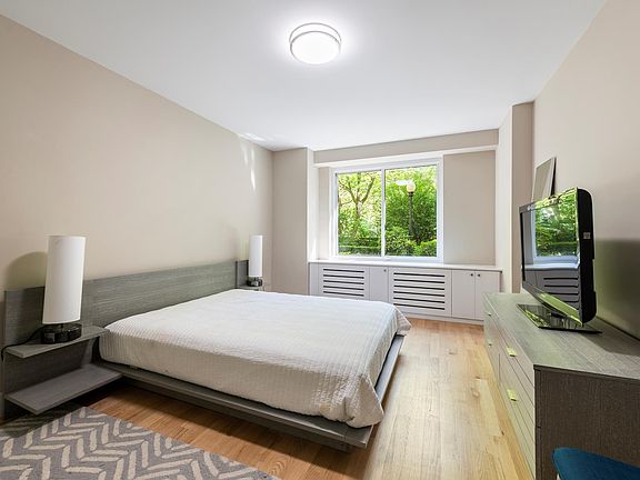 4th image of 400 Central Park W APT 1A