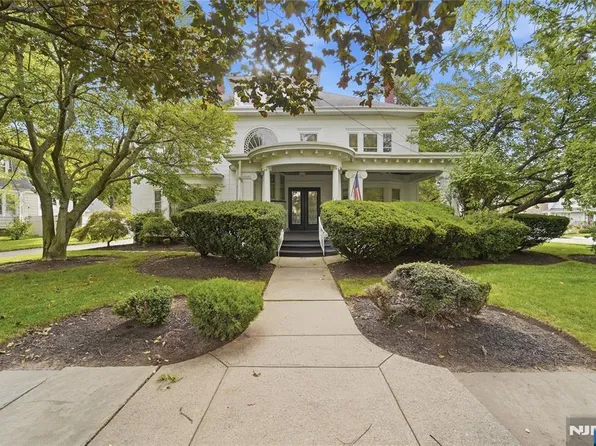 676 Belgrove Drive, Kearny, NJ 07032