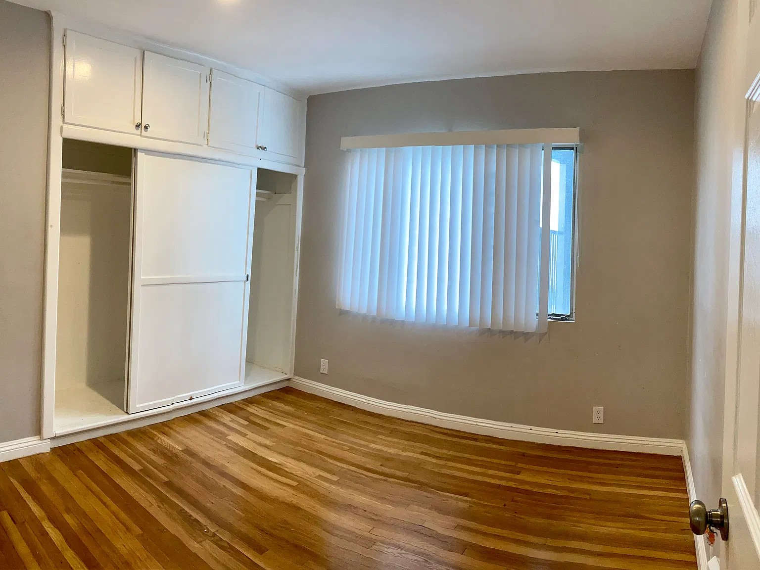 3 bed, 1100 sqft, $3,650 — Photo 3