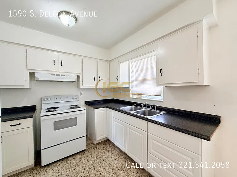 1590 S Deleon Ave — Photo 13