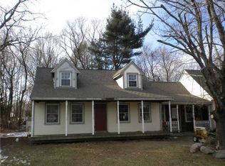 7 Randall St, Smithfield, RI 02828