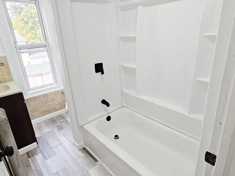 128 S Rebecca Ave — Photo 9