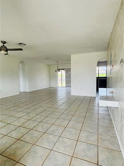 17188 Lee Rd — Photo 2