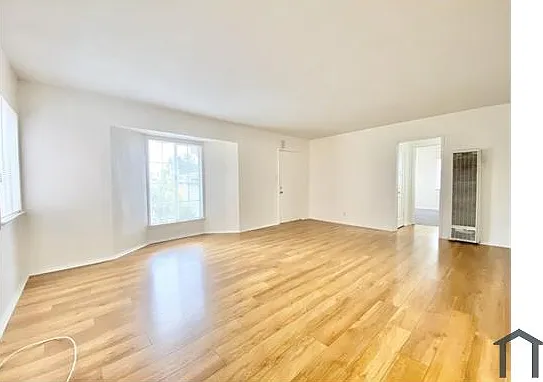 6337 10th Ave — Photo 1