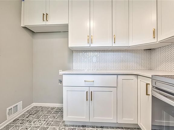 2nd image of 7414 Riggs Ln