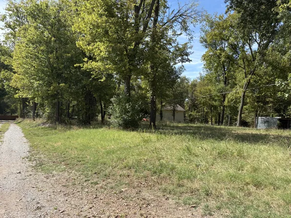 E Parker Rd, Afton, OK 74331