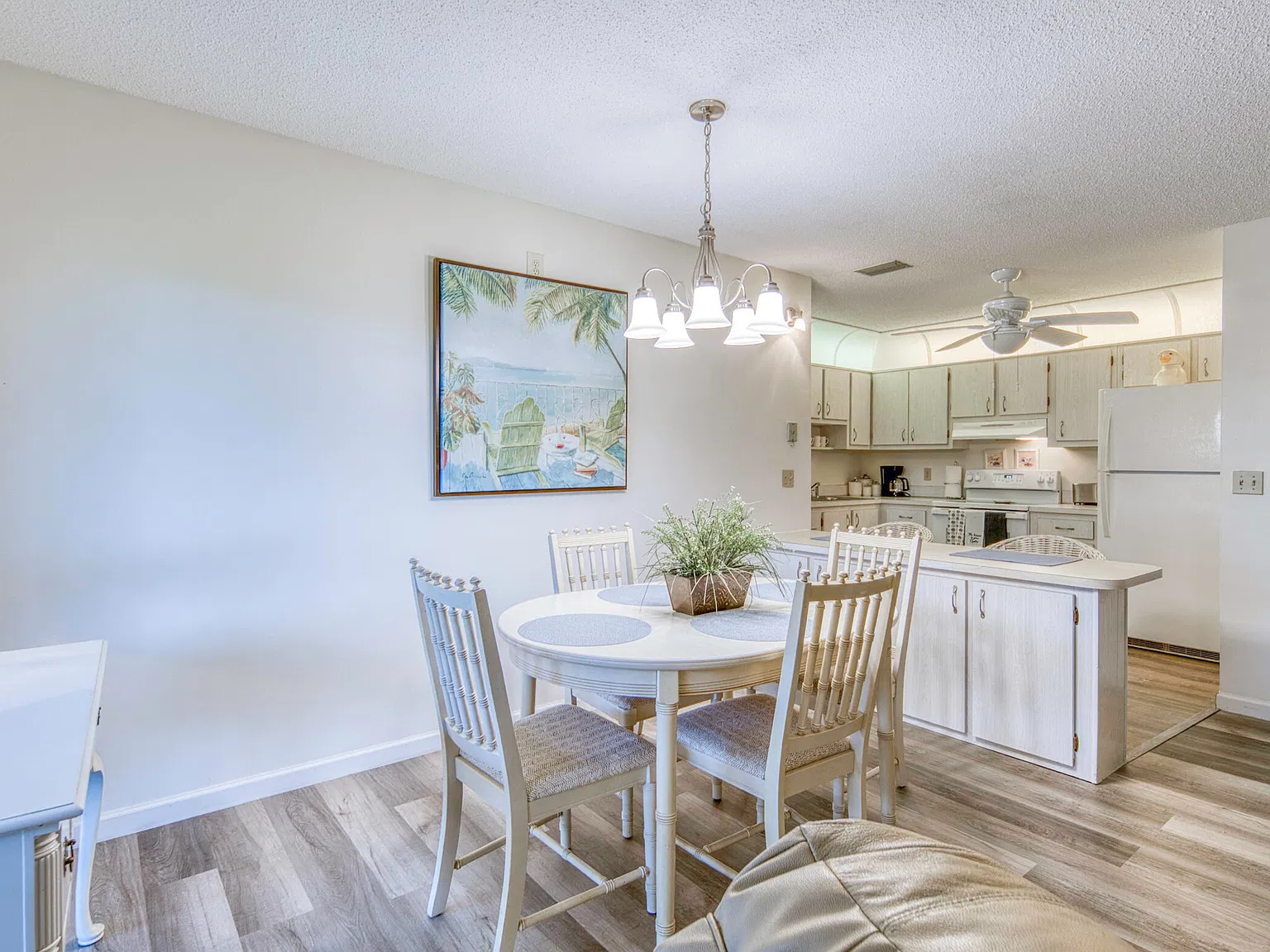 2 bed, 1.5 bath, 920 sqft, $2,400 — Photo 2