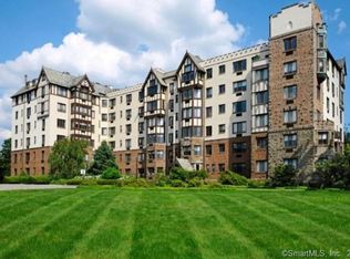 47 Lafayette Pl APT 2G, Greenwich, CT 06830