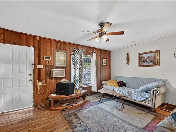 5th image of 4215 Cicero St