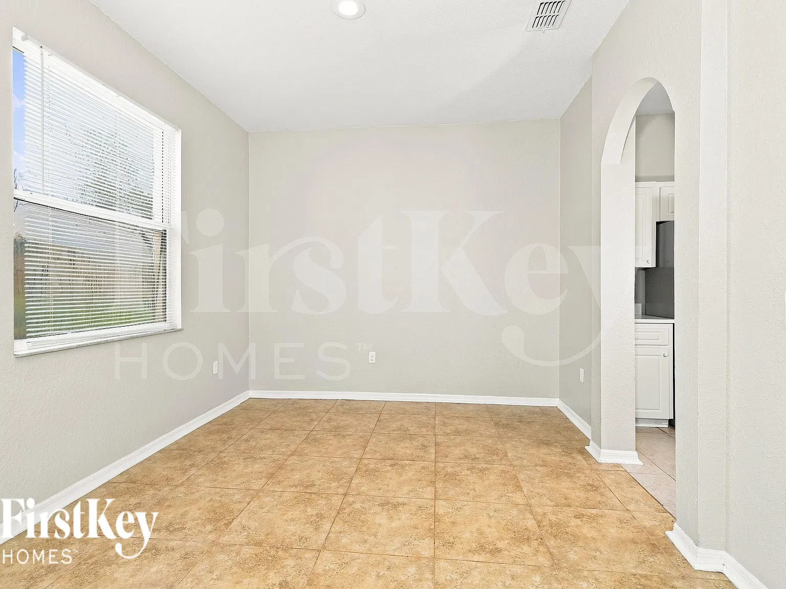 3 bed, 2.0 bath, 2018 sqft, $1,750 — Photo 4