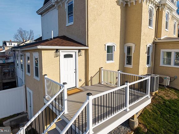 5th image of 527 W Lancaster Ave