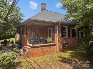 2 Enka Orchard St, Candler, NC 28715