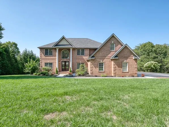 435 Magnolia Ln, Crossville, TN 38555