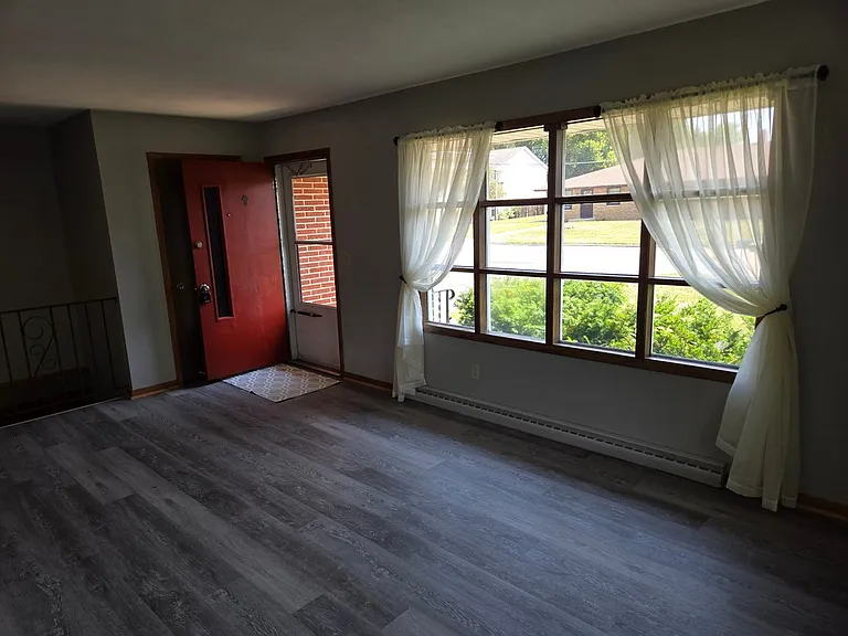 592 Donna Dr — Photo 11