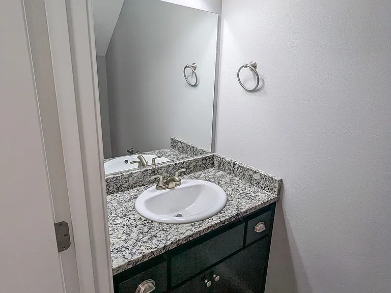 1040 Park Ave NE #105 — Photo 9