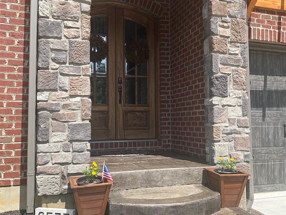 3rd image of 6577 Rosewood Ln