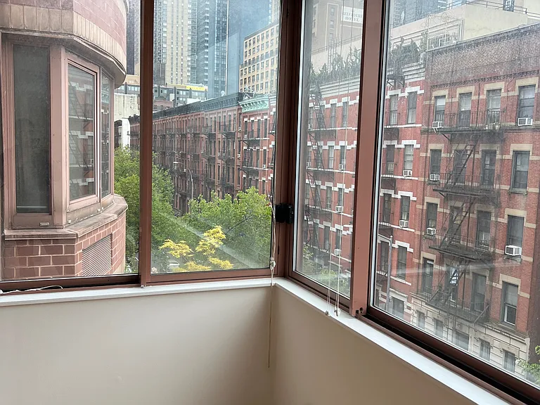 393 W 49th St #4F — Photo 9