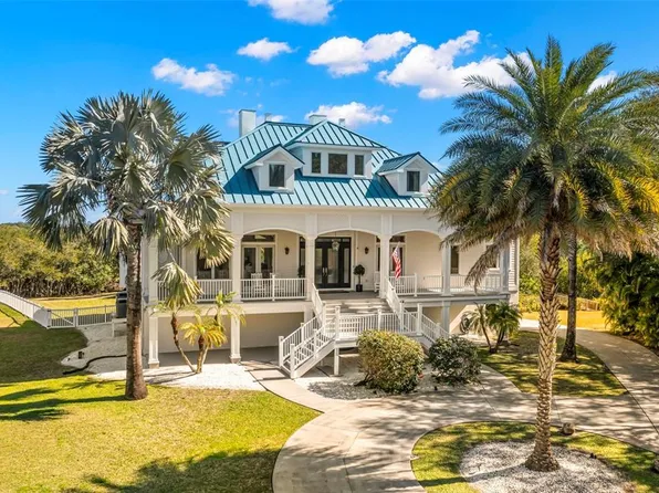 6785 Burning Tree Dr, Seminole, FL 33777