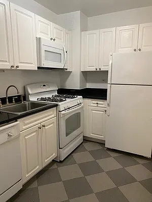 Rented by Hampshire Assets LLC | media 3