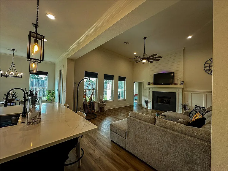 313 Mandavilla Way — Photo 14