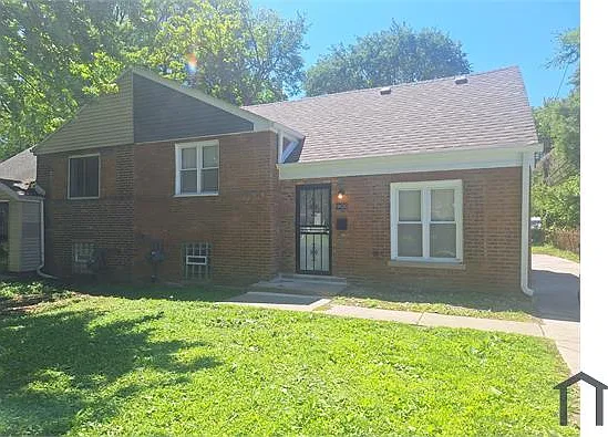 9610 S Crandon Ave — Photo 1