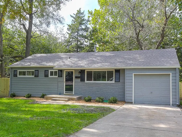 7840 Birch St — Photo 2