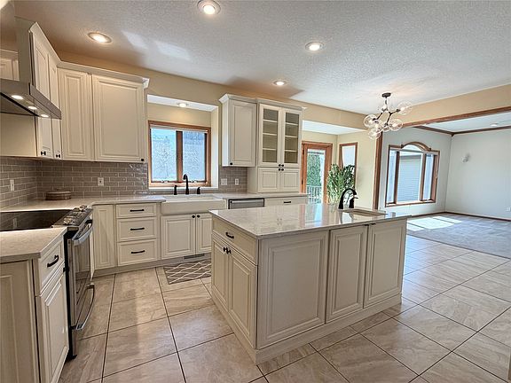 2nd image of 2309 N 7th Avenue Pl E